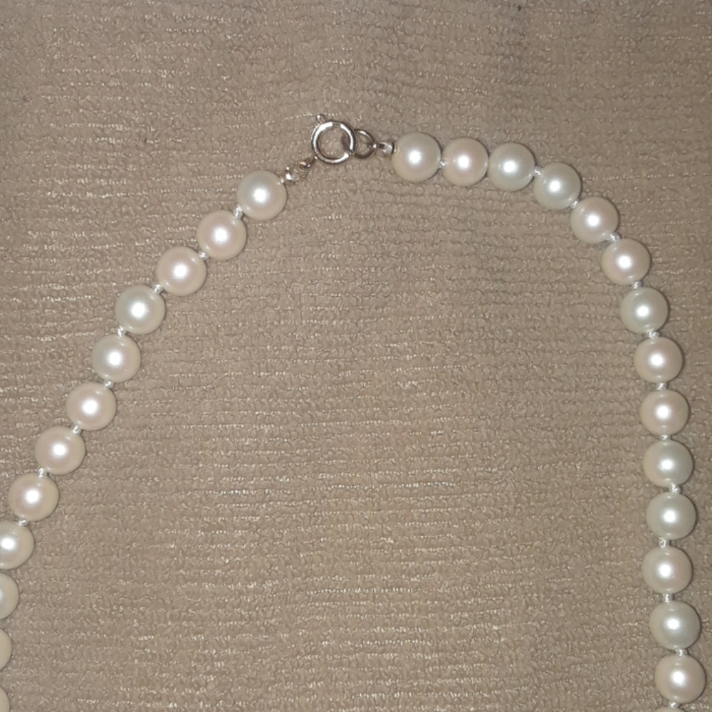 3 Assorted Necklaces - Picture 5 of 8